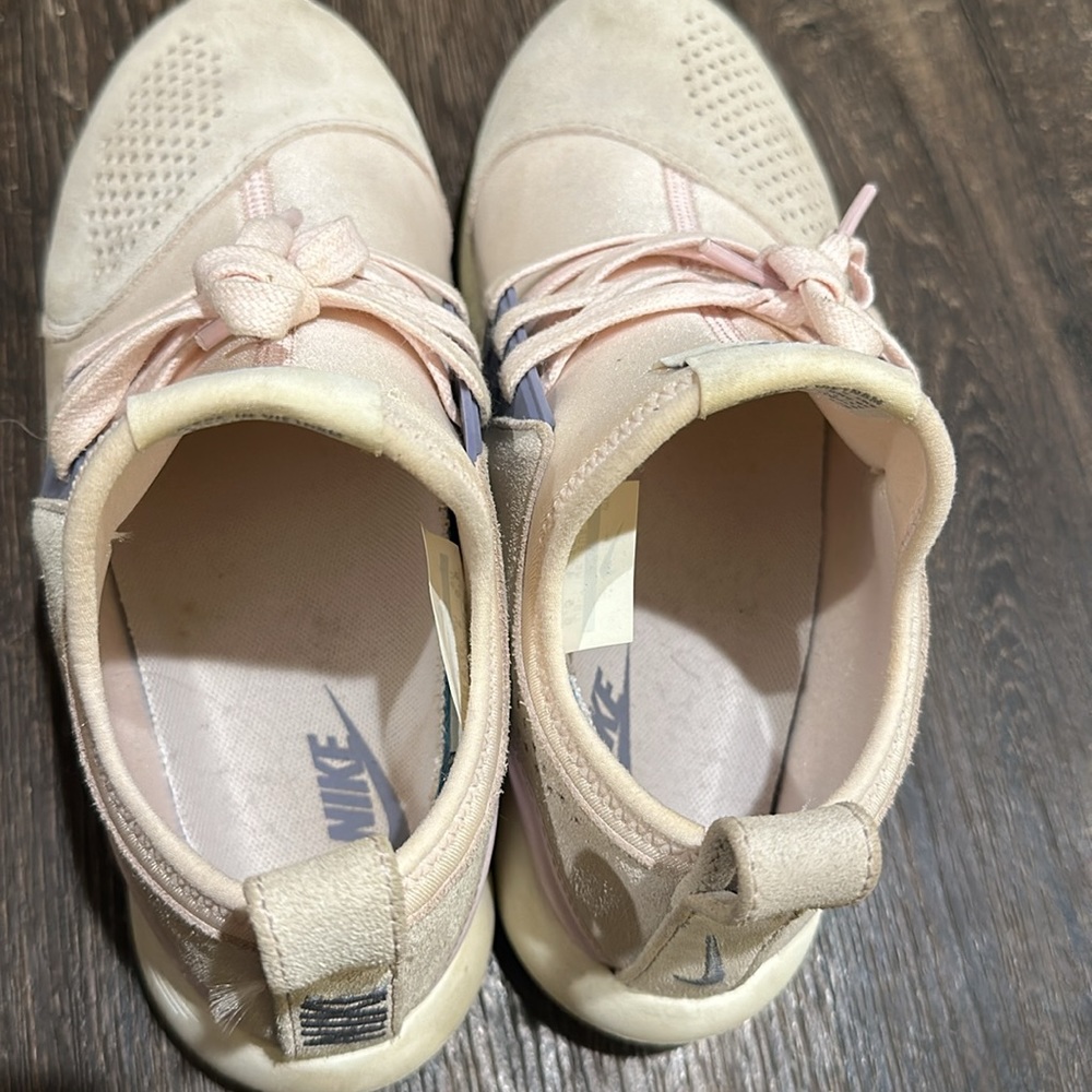 Pink Nikes - Picture 3 of 4